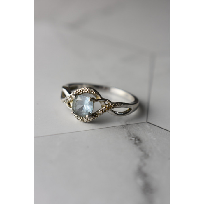 Sky Jewelry Серебряное кольцо с камнем Голубая Шпинель и фианитами