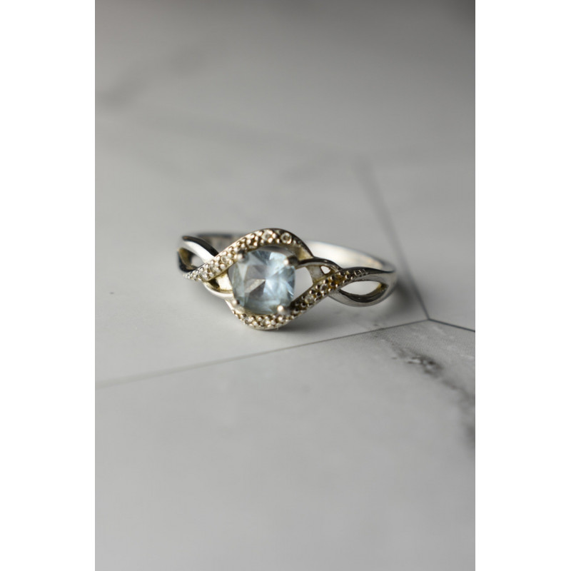Sky Jewelry Серебряное кольцо с камнем Голубая Шпинель и фианитами