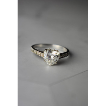 Sky Jewelry Серебряное кольцо 925 проба с фианитами *Сердце*