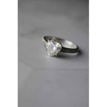 Sky Jewelry Серебряное кольцо 925 проба с фианитами *Сердце*
