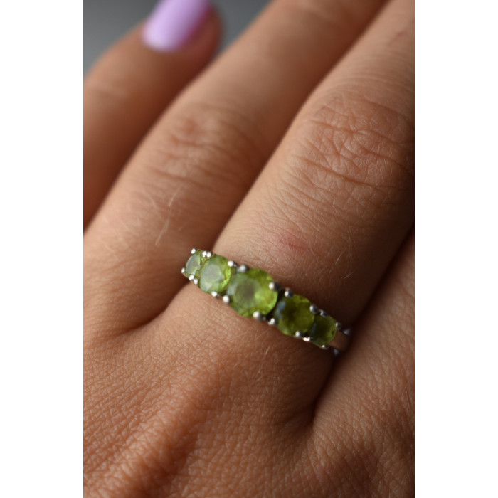 Sky Jewelry Серебряное кольцо с Перидотом  925 проба