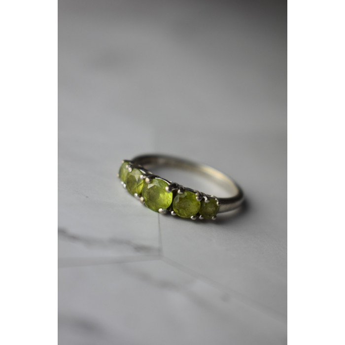 Sky Jewelry Серебряное кольцо с Перидотом  925 проба