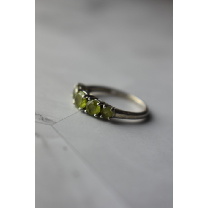 Sky Jewelry Серебряное кольцо с Перидотом  925 проба