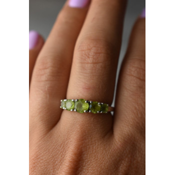 Sky Jewelry Серебряное кольцо с Перидотом  925 проба