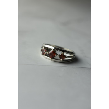Sky Jewelry Серебряное кольцо 925 проба с Гранатом * 3 Граната*