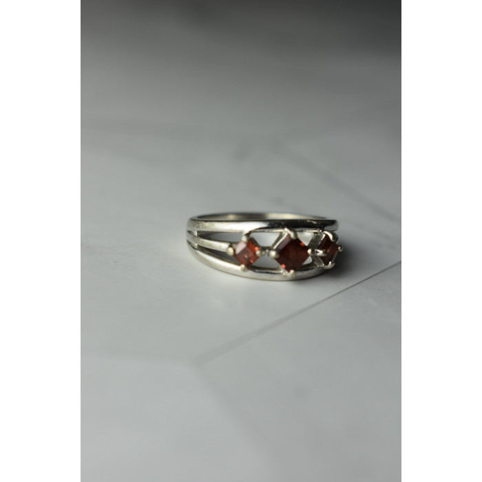 Sky Jewelry Серебряное кольцо 925 проба с Гранатом * 3 Граната*