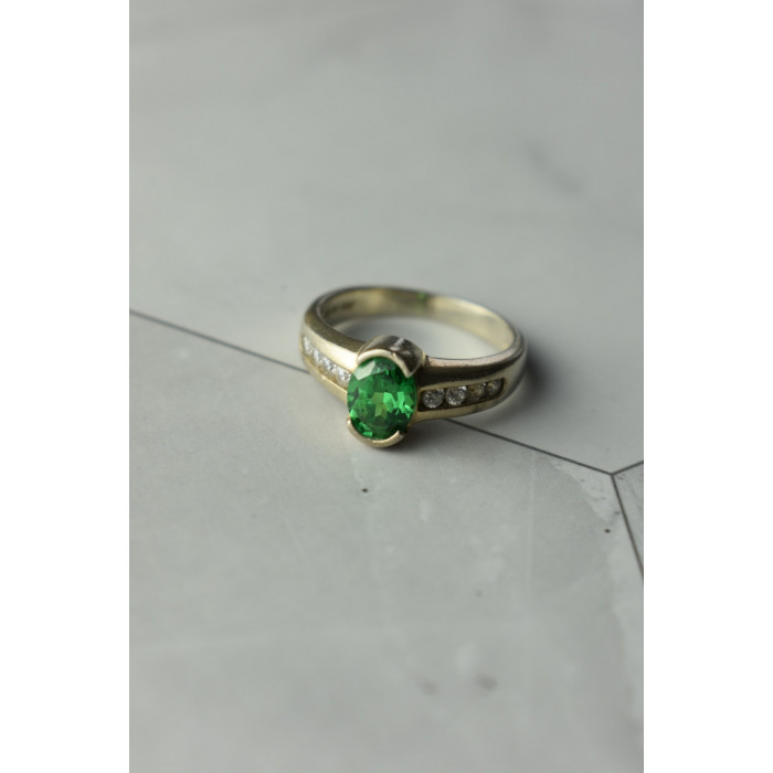 Sky Jewelry Серебряное кольцо с камнем Демантоид и фианитами