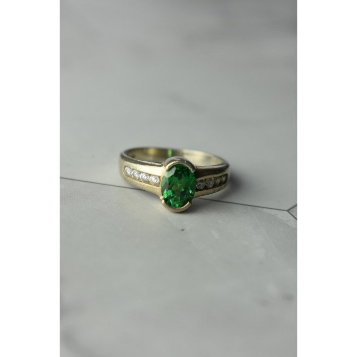 Sky Jewelry Серебряное кольцо с камнем Демантоид и фианитами