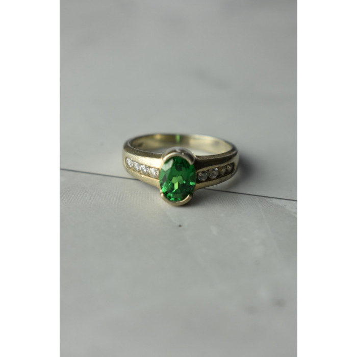 Sky Jewelry Серебряное кольцо с камнем Демантоид и фианитами