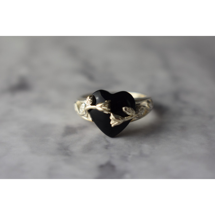 Sky Jewelry Серебряное кольцо с Черным Нефритом 925 проба *Сердце
