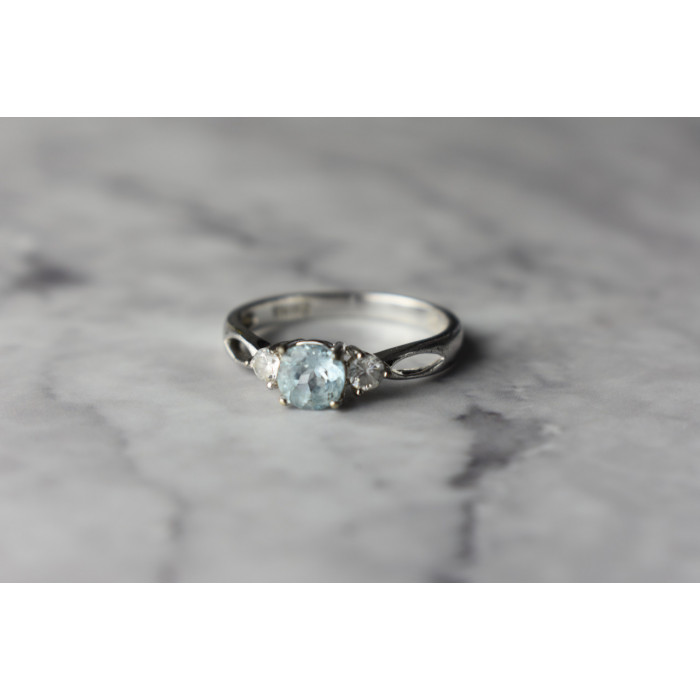 Sky Jewelry Серебряное кольцо с камнем Голубая Шпинель и фианитами