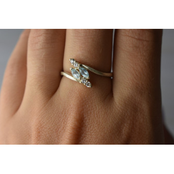 Sky Jewelry Серебряное кольцо с камнем Голубая Шпинель и фианитами 925 проба