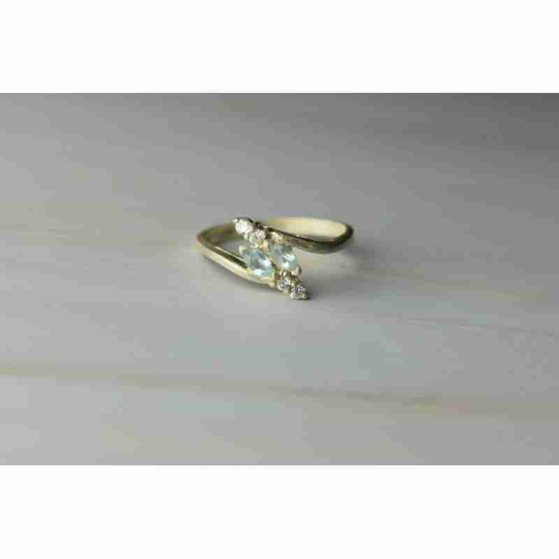 Sky Jewelry Серебряное кольцо с камнем Голубая Шпинель и фианитами 925 проба