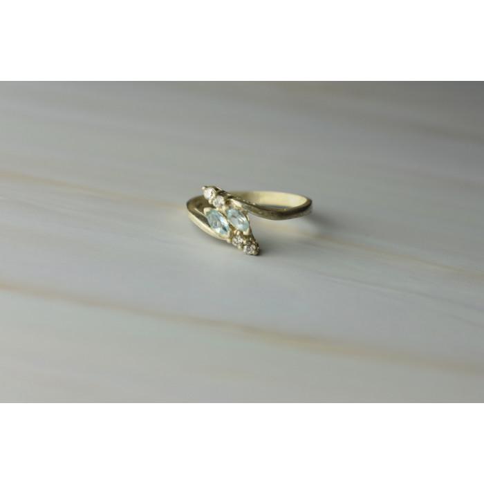 Sky Jewelry Серебряное кольцо с камнем Голубая Шпинель и фианитами 925 проба