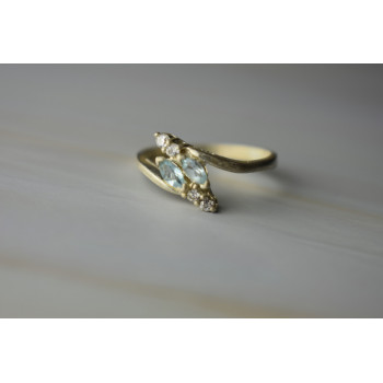 Sky Jewelry Серебряное кольцо с камнем Голубая Шпинель и фианитами 925 проба