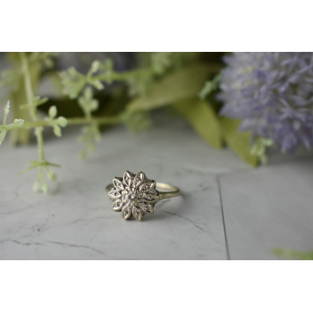 Sky Jewelry Золотое кольцо с Бриллиантом  0.10 карат   *Нежный Цветок*