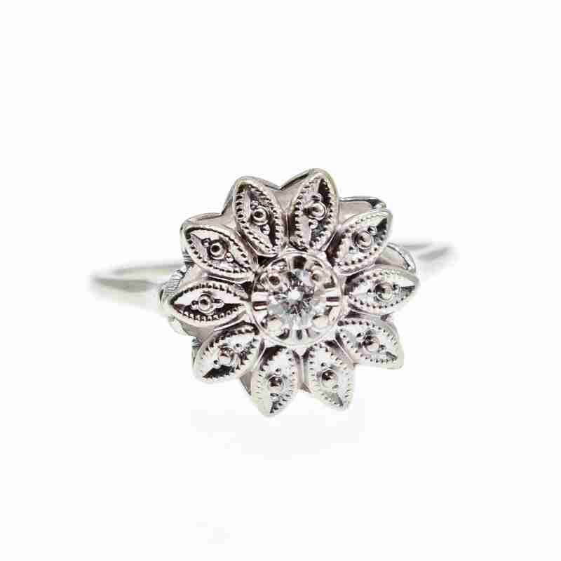 Sky Jewelry Золотое кольцо с Бриллиантом  0.10 карат   *Нежный Цветок