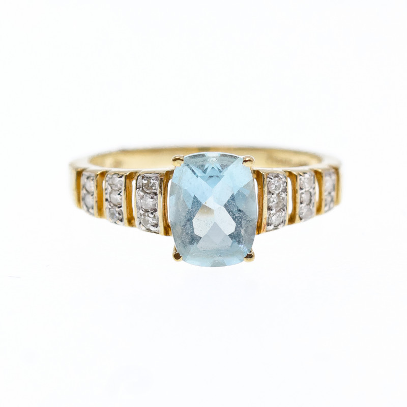 Sky Jewelry Золотое кольцо с нежно-голубым Аквамарином и Бриллиантами