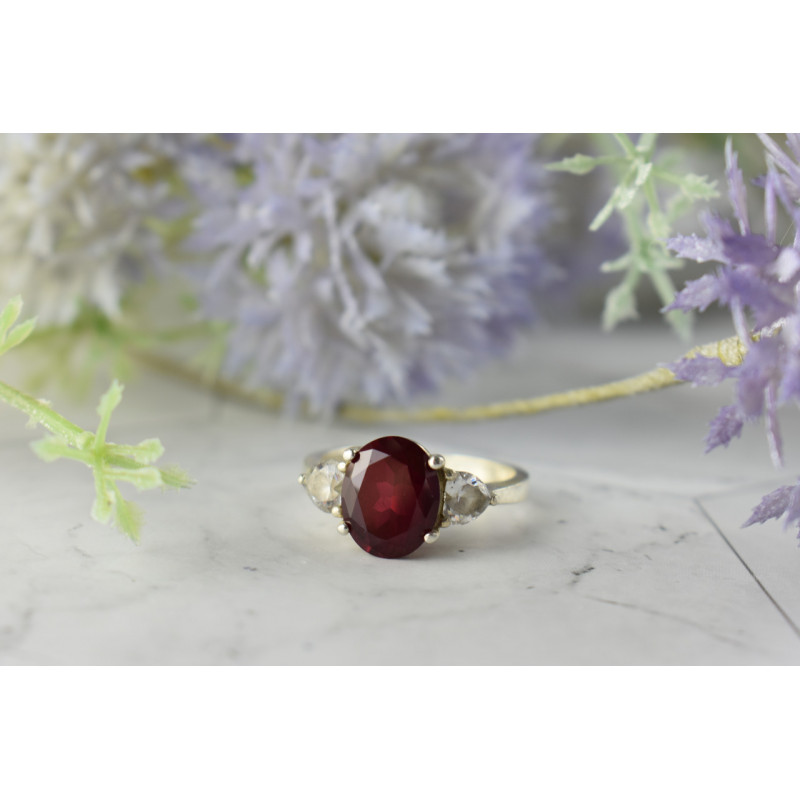 Sky Jewelry Серебряное кольцо с камнем Шпинель и фианитами