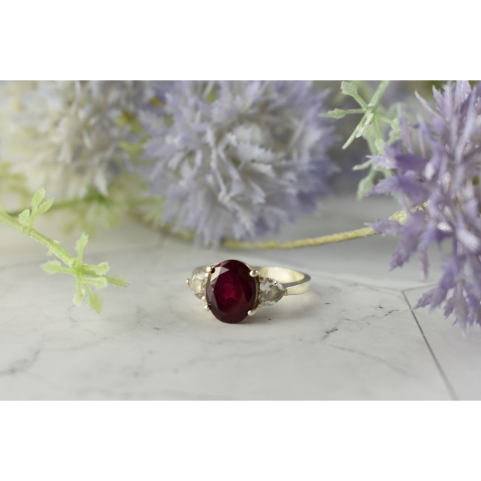 Sky Jewelry Серебряное кольцо с камнем Шпинель и фианитами