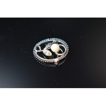 Sky Jewelry Серебряная брошь с Жемчугом и Фианитом