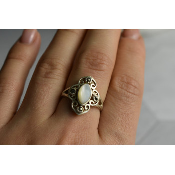 Sky Jewelry Серебряное кольцо с Перламутром и камнями Шпинель