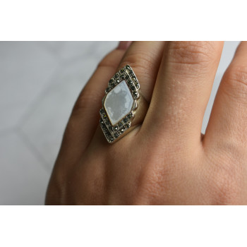 Sky Jewelry Серебряное кольцо с Перламутром и камнями Морион