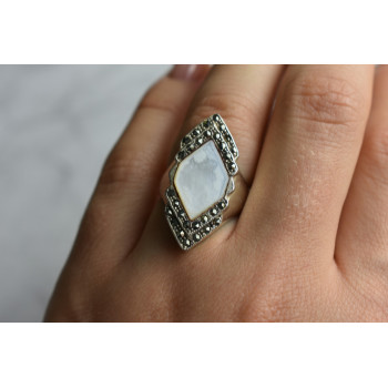 Sky Jewelry Серебряное кольцо с Перламутром и камнями Морион