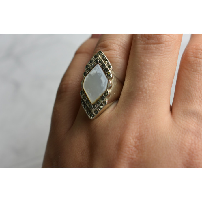 Sky Jewelry Серебряное кольцо с Перламутром и камнями Морион