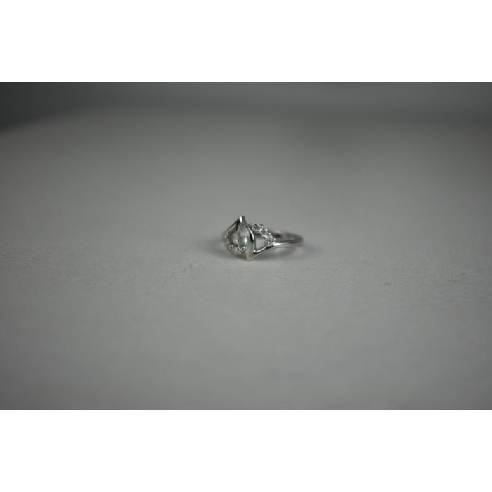 Sky Jewelry Серебряное кольцо с Бесцветным Турмалином *АХРОИТ*