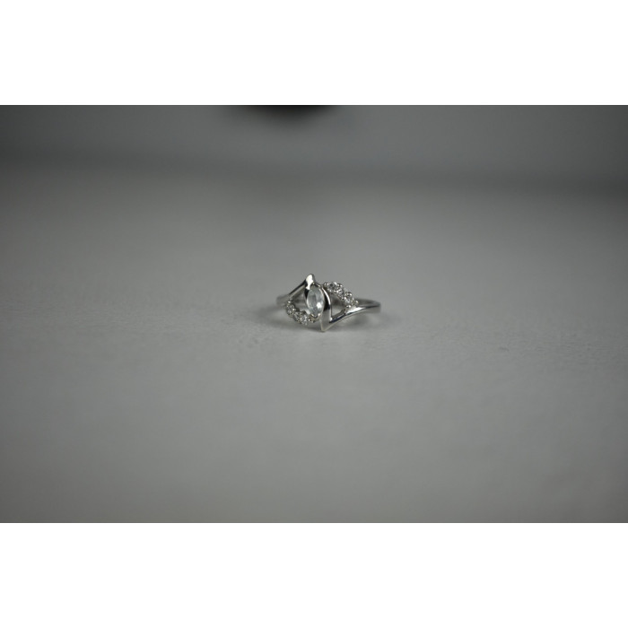 Sky Jewelry Серебряное кольцо с Бесцветным Турмалином *АХРОИТ*