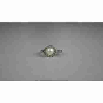Sky Jewelry Серебряное кольцо с Жемчугом и камнями бесцветная Шпинель