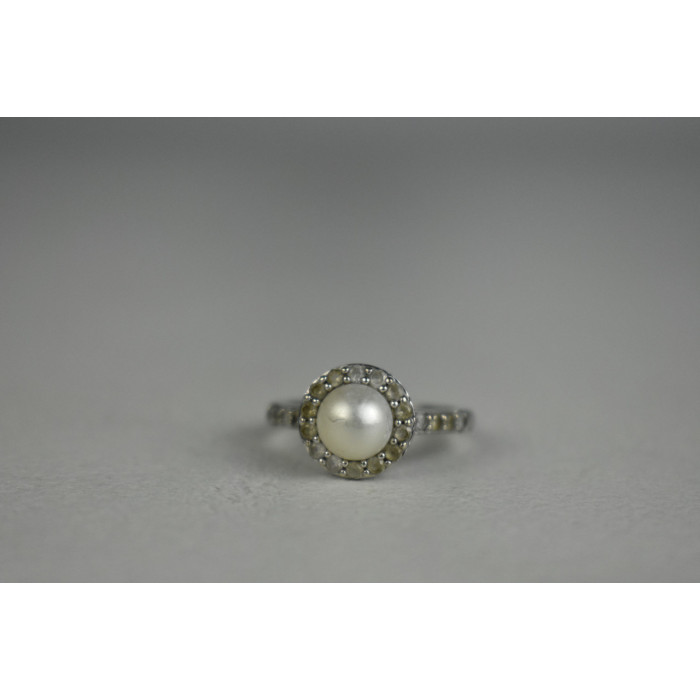 Sky Jewelry Серебряное кольцо с Жемчугом и камнями бесцветная Шпинель