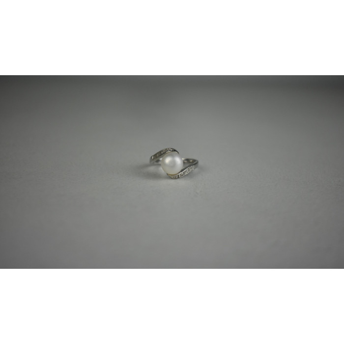 Sky Jewelry Серебряное кольцо с Жемчугом и камнями бесцветная Шпинель *Классика*