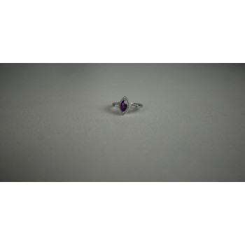 Sky Jewelry Серебряное кольцо 925 пробы с Аметистом и камнями бесцветная Шпинель