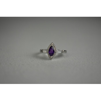 Sky Jewelry Серебряное кольцо 925 пробы с Аметистом и камнями бесцветная Шпинель