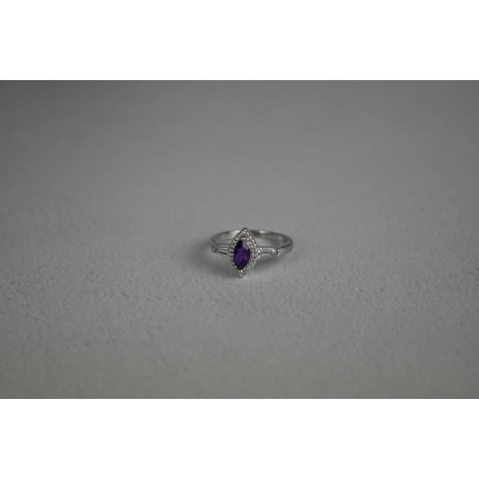 Sky Jewelry Серебряное кольцо 925 пробы с Аметистом и камнями бесцветная Шпинель