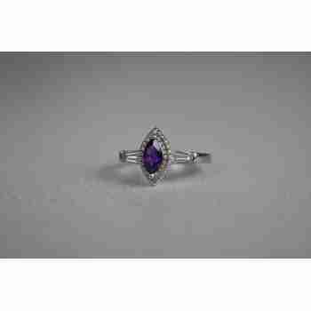 Sky Jewelry Серебряное кольцо 925 пробы с Аметистом и камнями бесцветная Шпинель