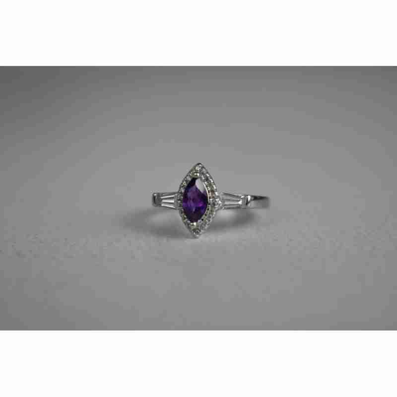 Sky Jewelry Серебряное кольцо 925 пробы с Аметистом и камнями бесцветная Шпинель