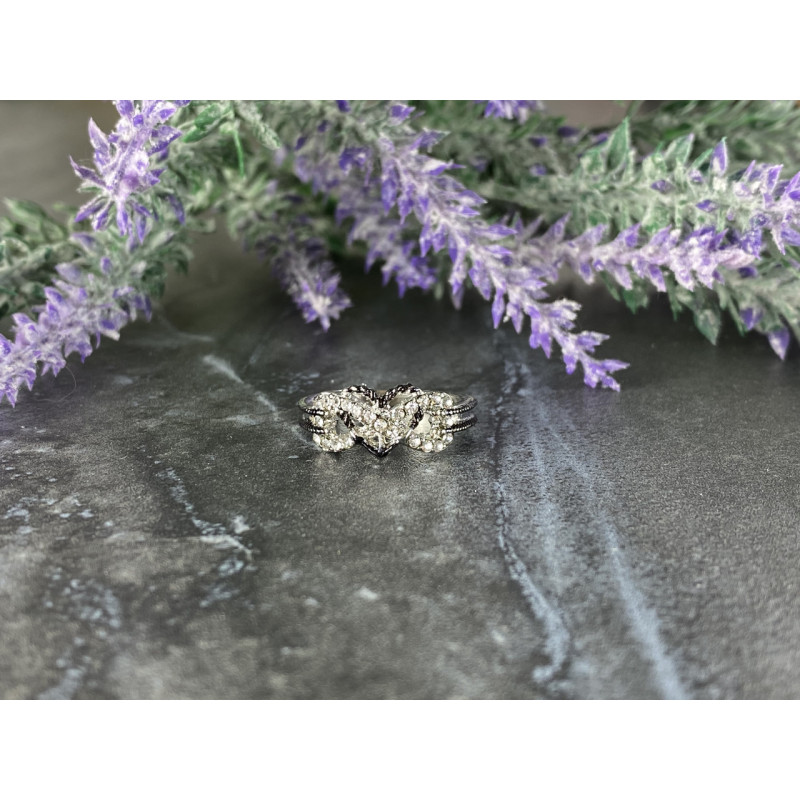 Sky Jewelry Серебряное кольцо 925 пробы с Фианитами *Сердце*