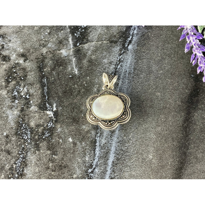 Sky Jewelry Серебряный  кулон с  Перламутром  и камнями Морион