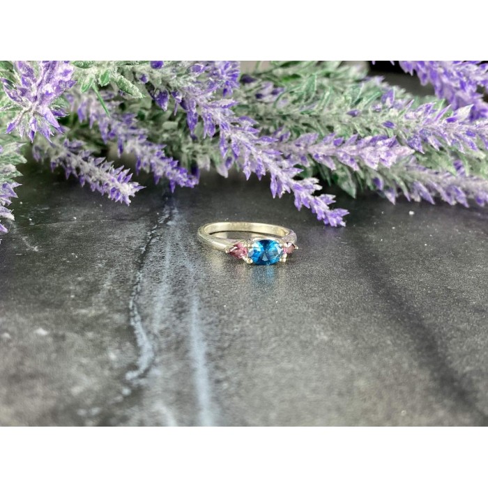 Sky Jewelry Серебряное кольцо с Голубой и Розовой Шпинелью