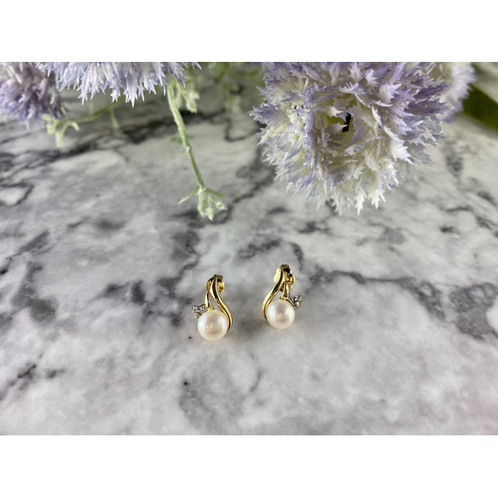 Sky Jewelry Золотые серьги-гвоздики с Жемчугом и Бриллиантами