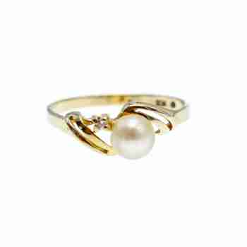 Sky Jewelry Золотое кольцо с Жемчугом и Бриллиантом