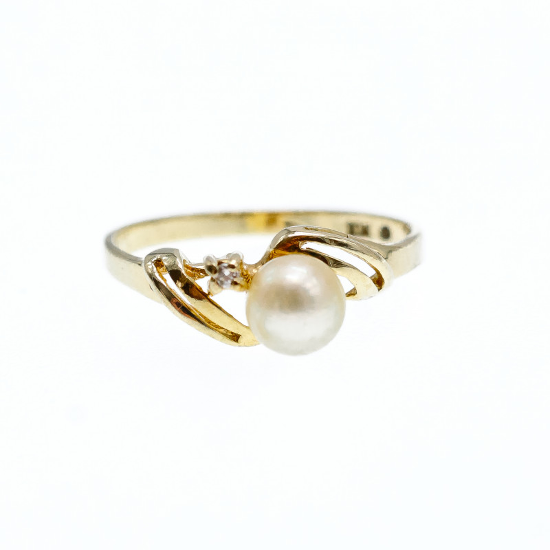 Sky Jewelry Золотое кольцо с Жемчугом и Бриллиантом