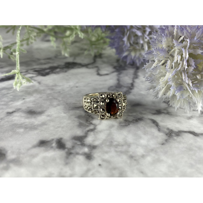 Sky Jewelry Серебряное кольцо 925 проба с Гранатом и камнями Шпинель