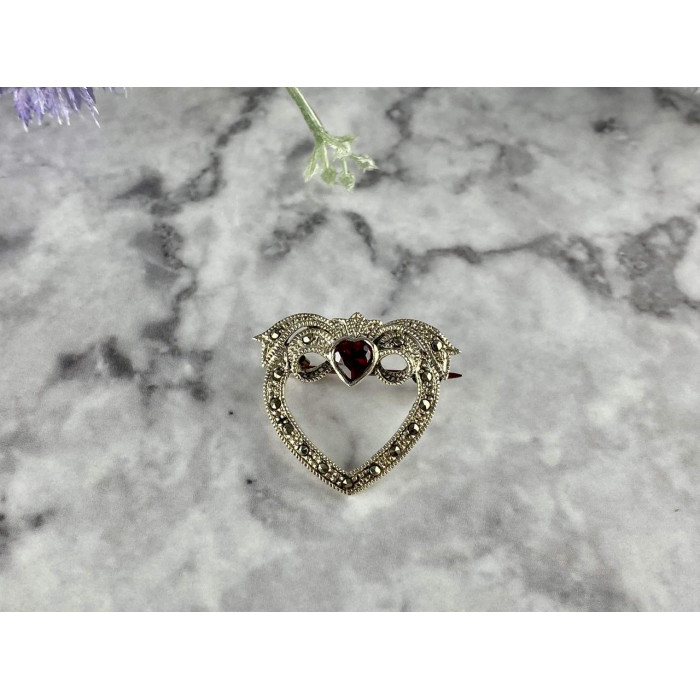 Sky Jewelry Серебряная Брошь с красной Шпинелью и камнями Морион  925 проба