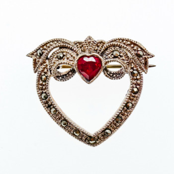 Sky Jewelry Серебряная Брошь с красной Шпинелью и камнями Морион  925 проба