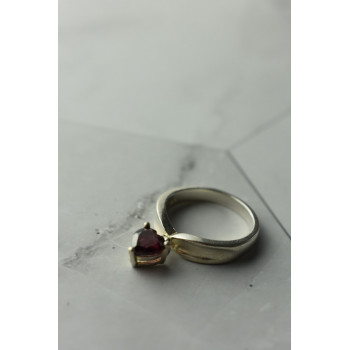 Sky Jewelry Серебряное кольцо 925 проба  с камнем Альмандин   *Сердце Альмандина*