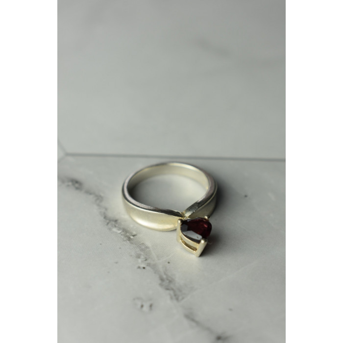 Sky Jewelry Серебряное кольцо 925 проба  с камнем Альмандин   *Сердце Альмандина*
